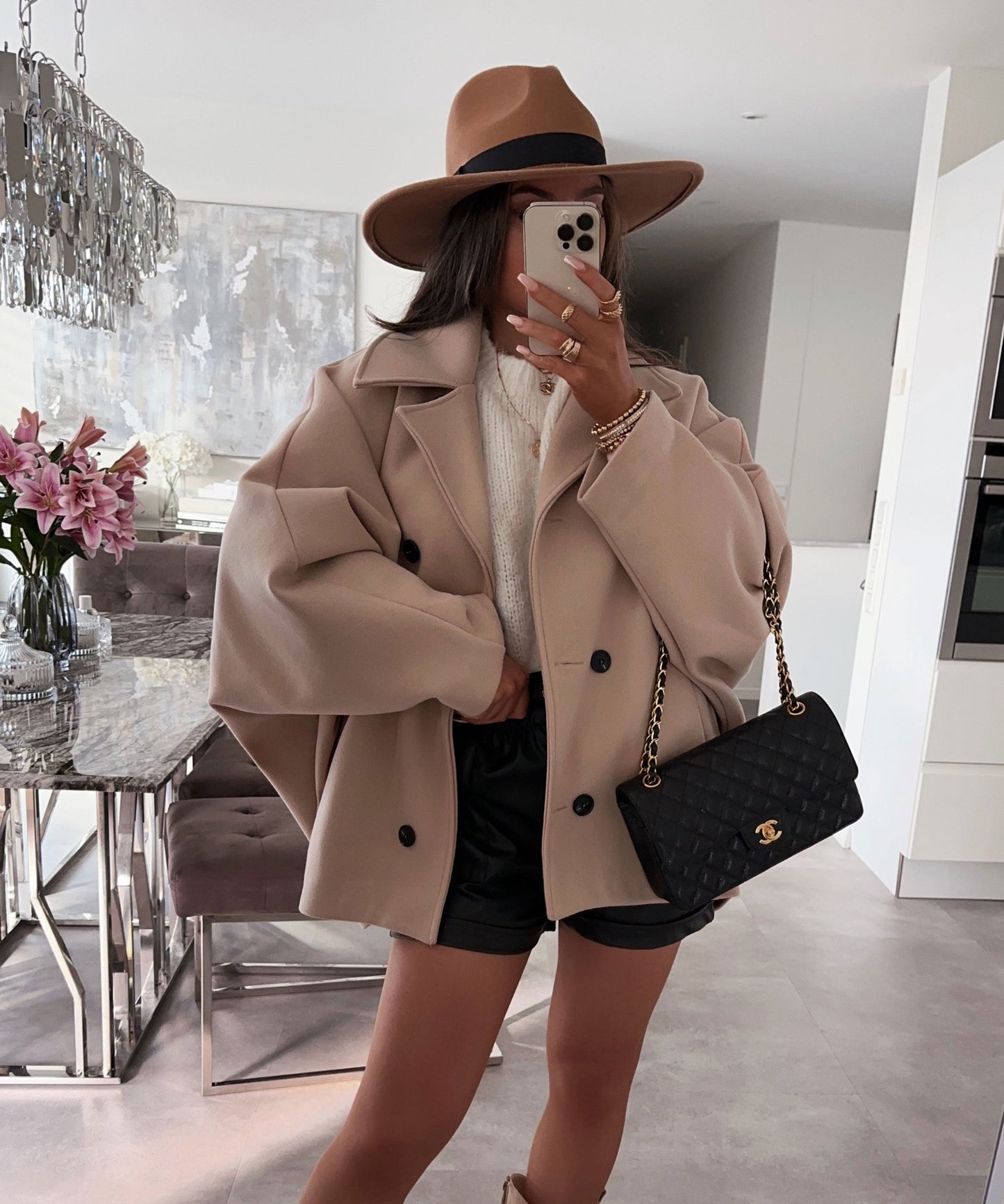 Joana oversized jas in beige