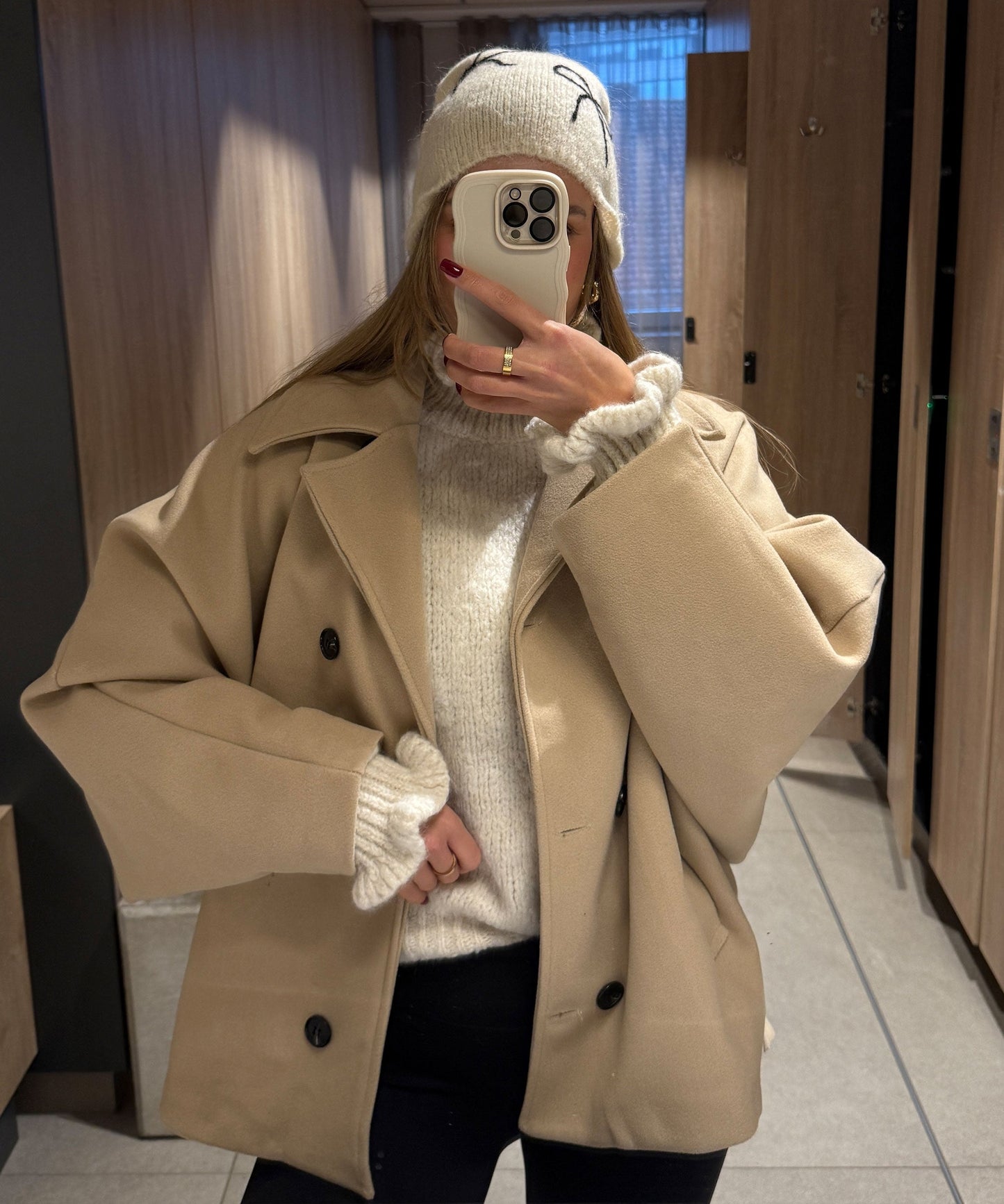 Joana oversized jas in beige