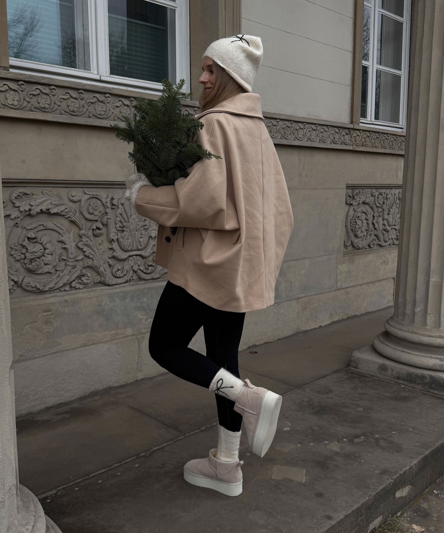 Joana oversized jas in beige