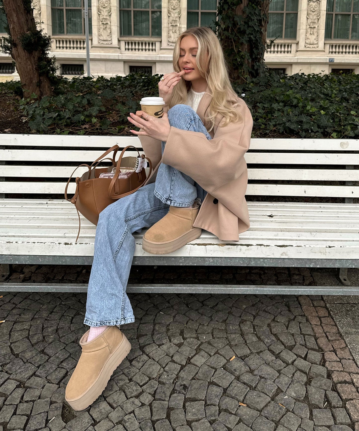Joana oversized jas in beige