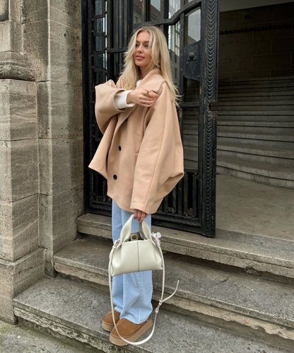 Joana oversized jas in beige