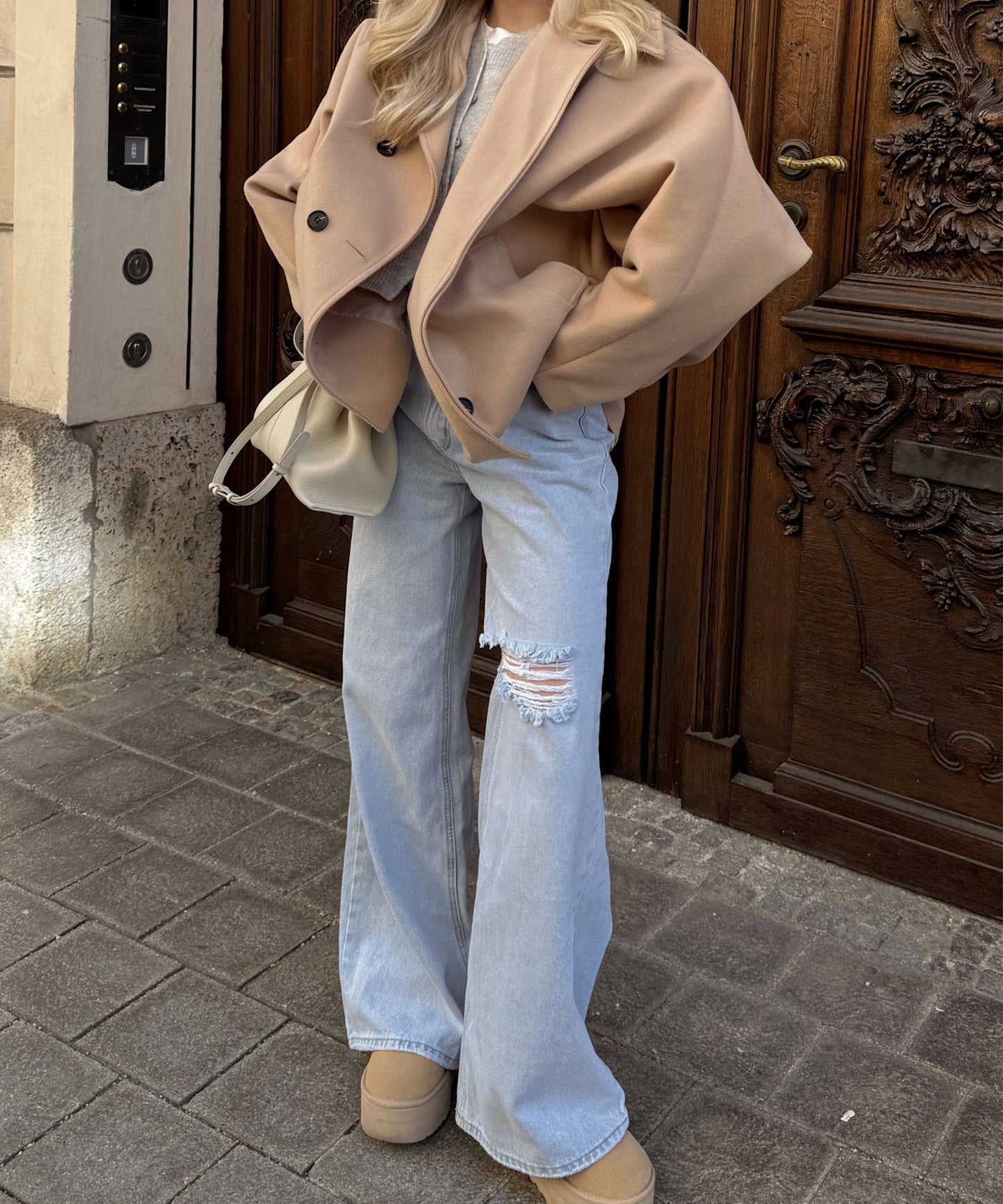 Joana oversized jas in beige