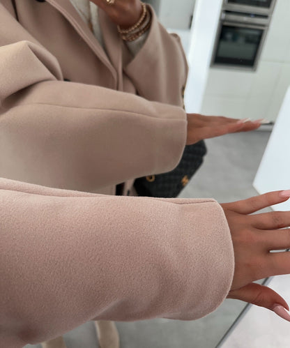 Joana oversized jas in beige